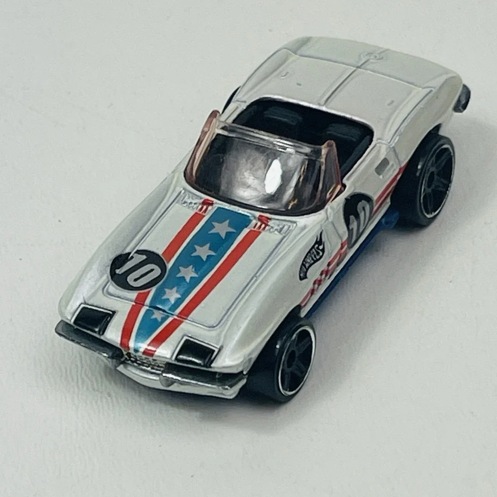 Hot Wheels '65 Chevrolet Corvette White Convertible #10 1:64 Diecast VGUC C136A